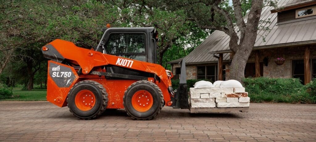 KIOTI SL750 Skid Steer Loader — Cab Flow+