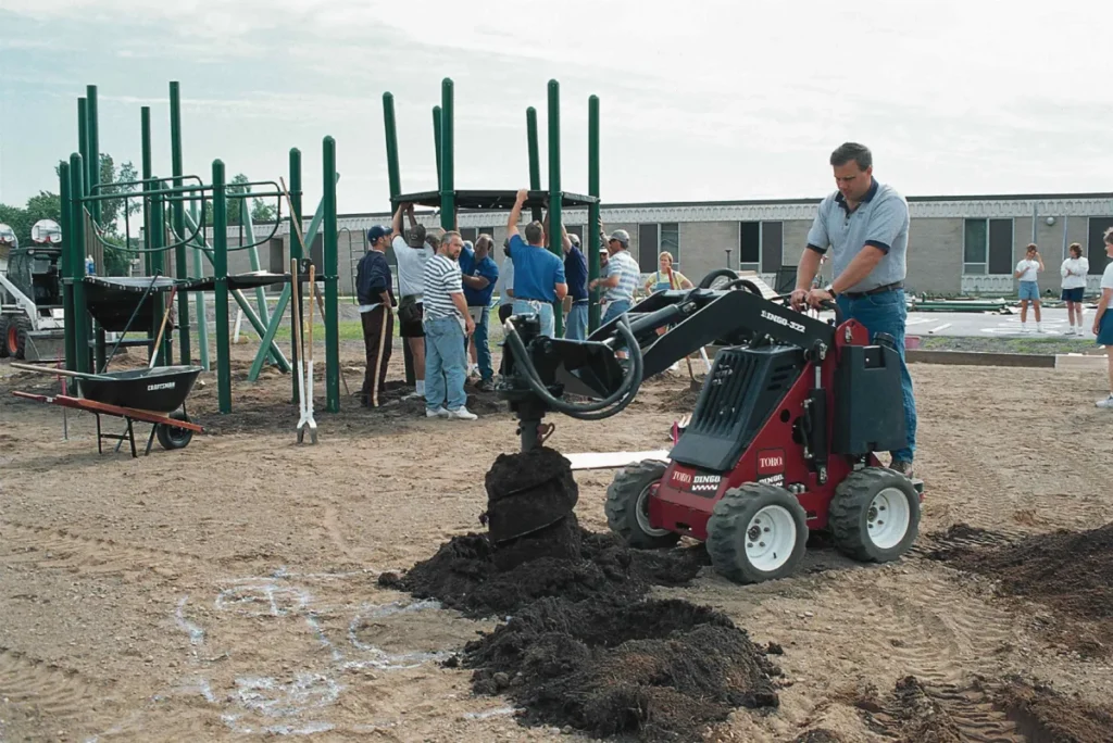 Toro Dingo 323 Mini Skid Steer